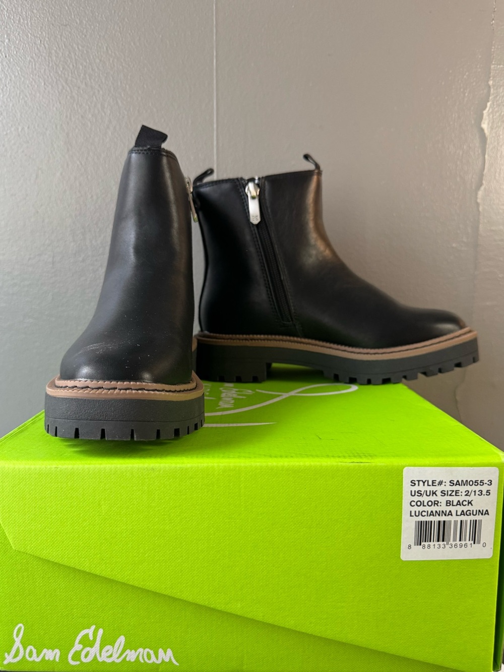 Brand New Size 2 Sam Edelman Black Leather Lug Sole Chelsea Boots